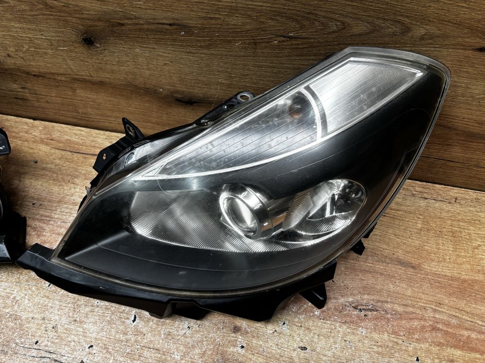 Lampa/reflektor przedni lewy prawy Renault Clio 3 Xenon