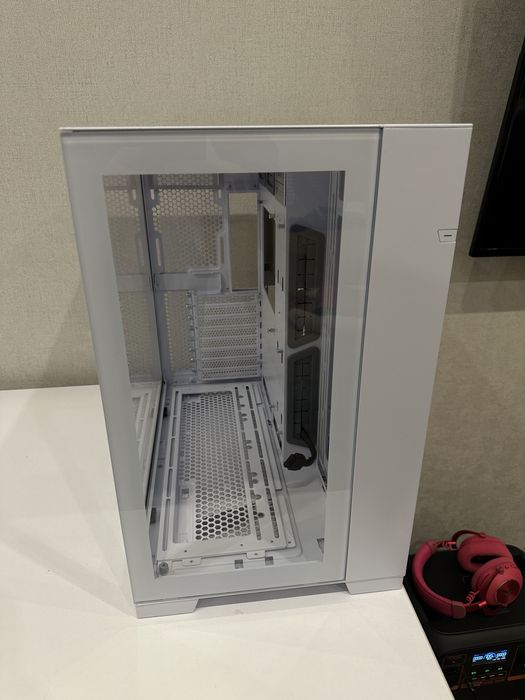 Компьютерный корпус Lian Li O11D Dynamic Evo