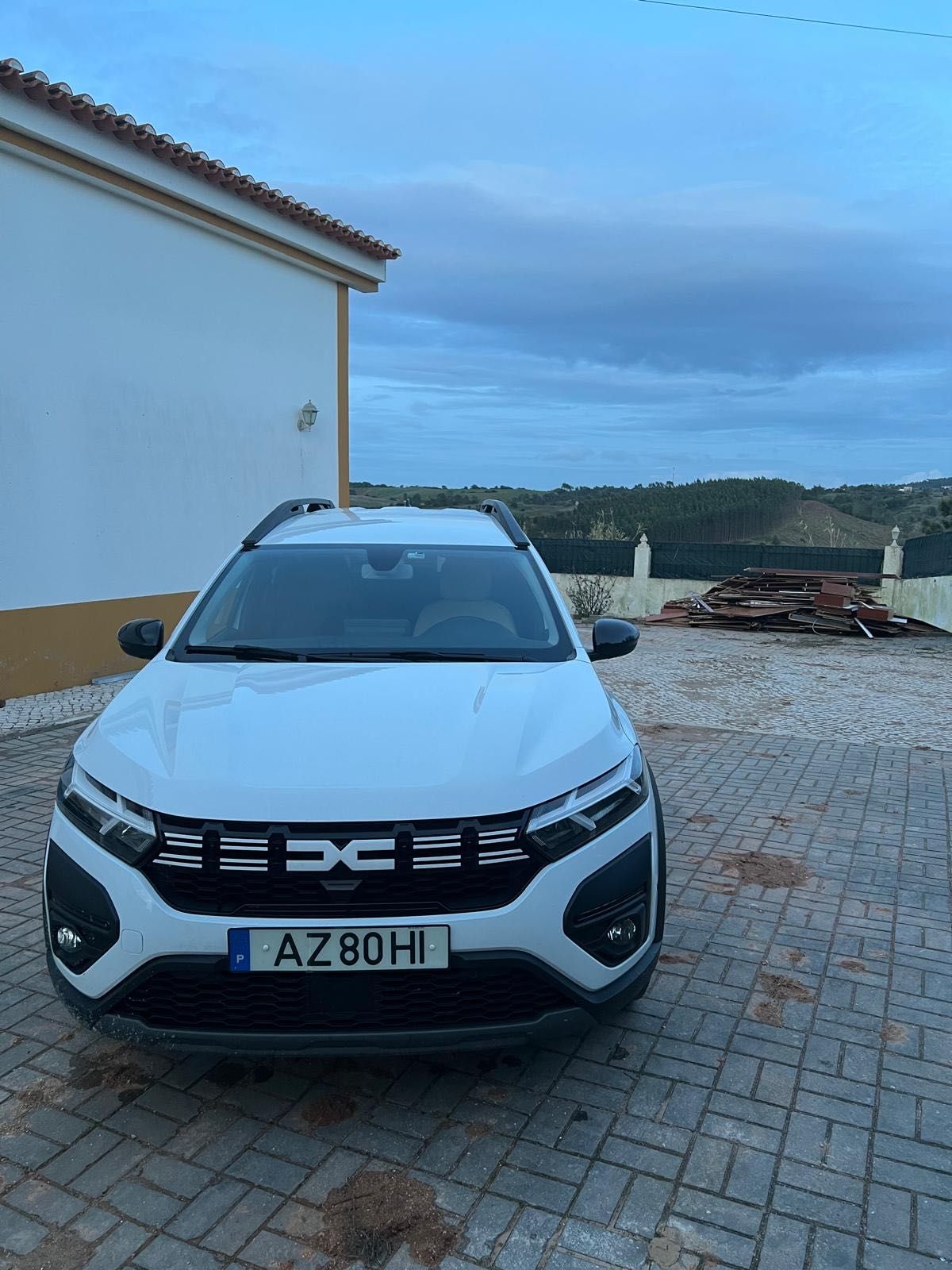 Viatura Dacia 7 lugares