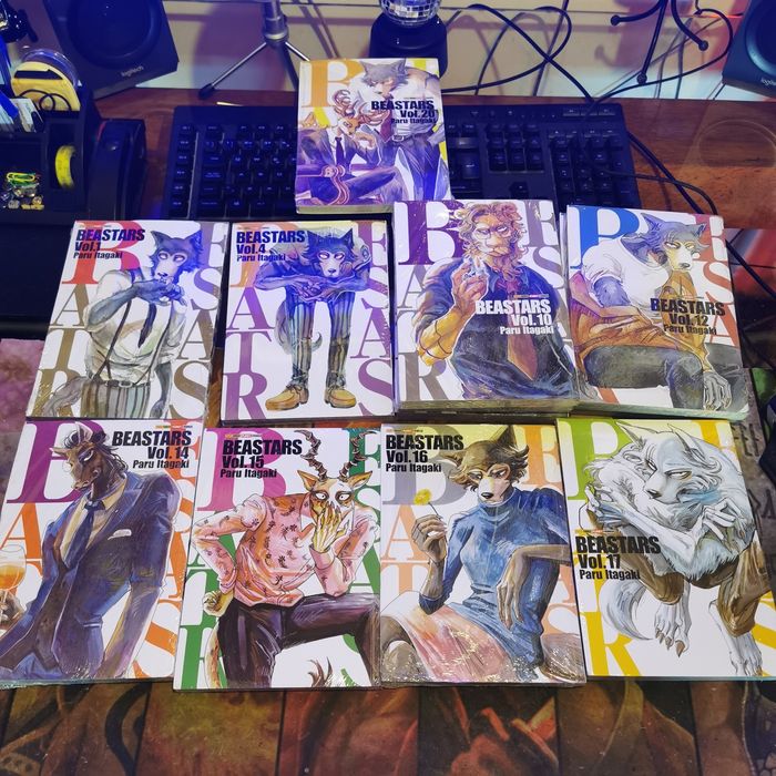 Mangás novos e selados