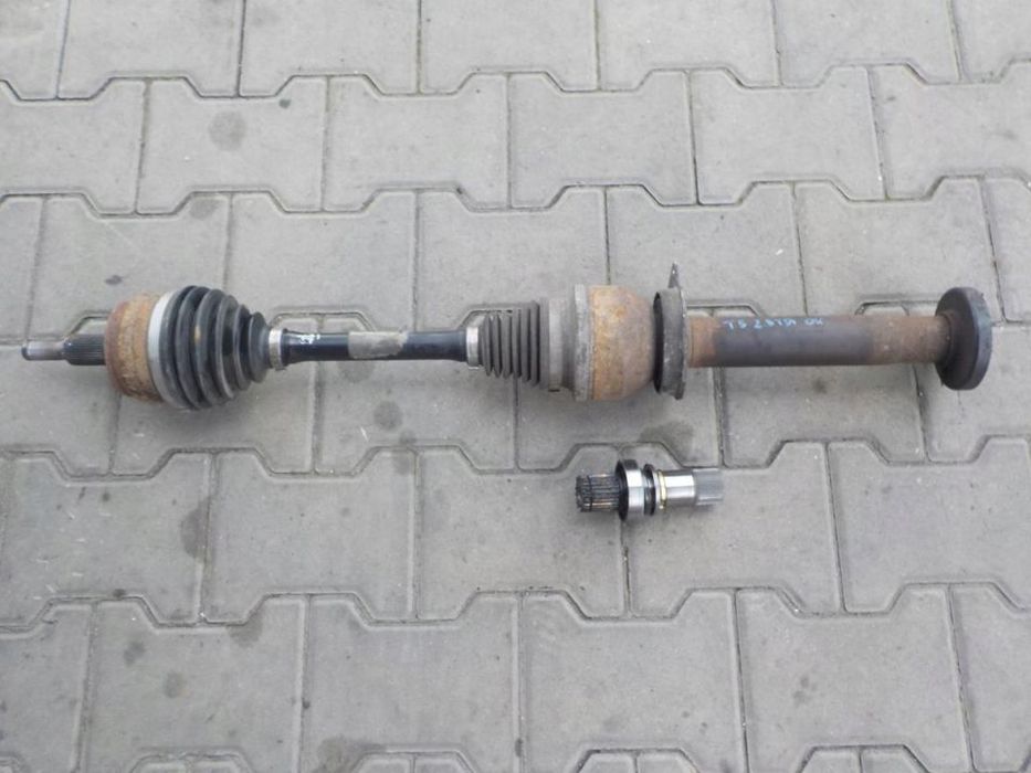 VW T5 2.5 TDI PÓŁOŚ PRAWA DŁUGA  FREZ ŁADNA