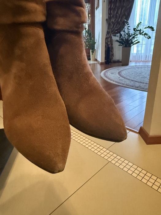 Жіночі козаки! Натуральна замша. 38р. Трендовий колір.