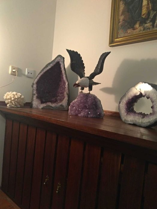 Pedras ametista de qualidade insigne em diversas formas