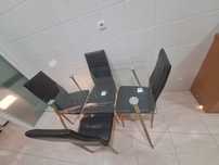 Conjunto de mesa e 4 cadeiras