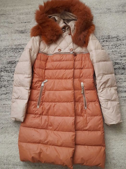 Зимовий пуховик з хутром