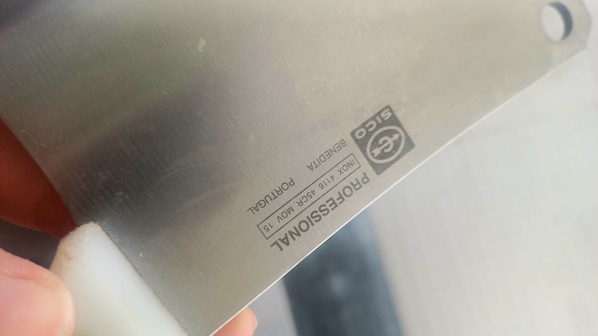 Facas profissionais de marca Cuprel e Sico