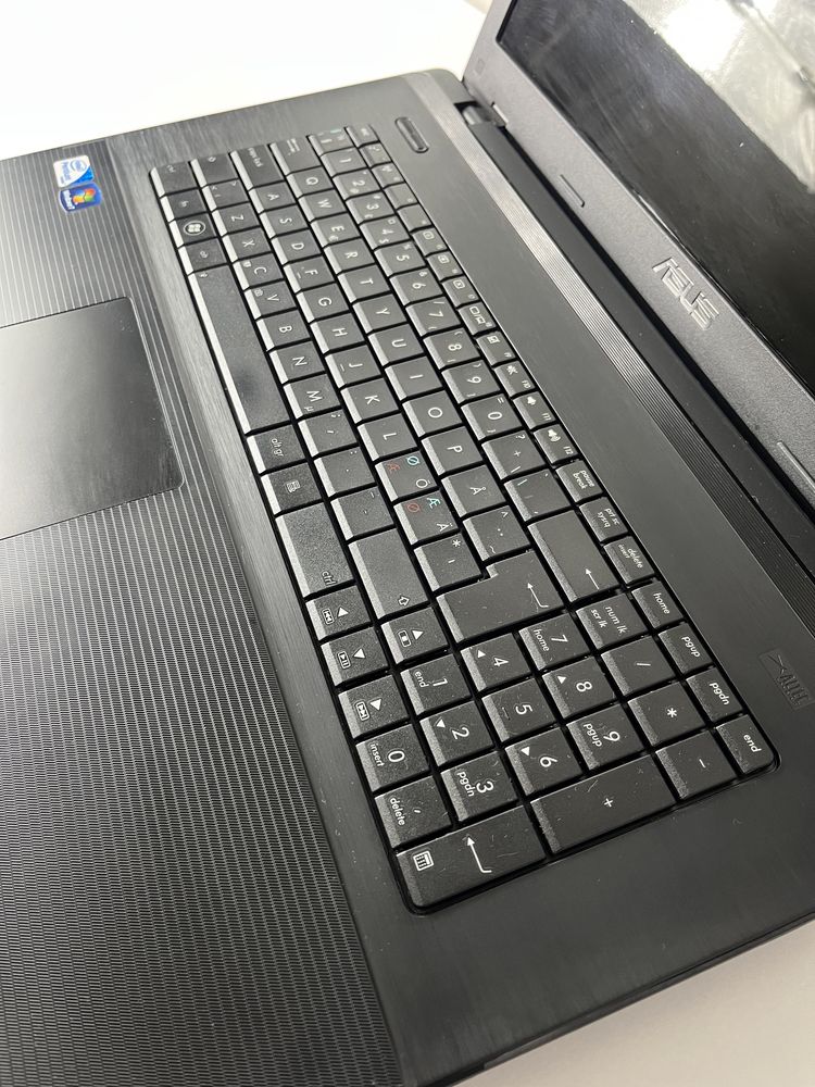 Ноутбук ASUS F75A X75A Великий екран 17,3/2,3Ghz/DDR3-6gb/HDD500gb