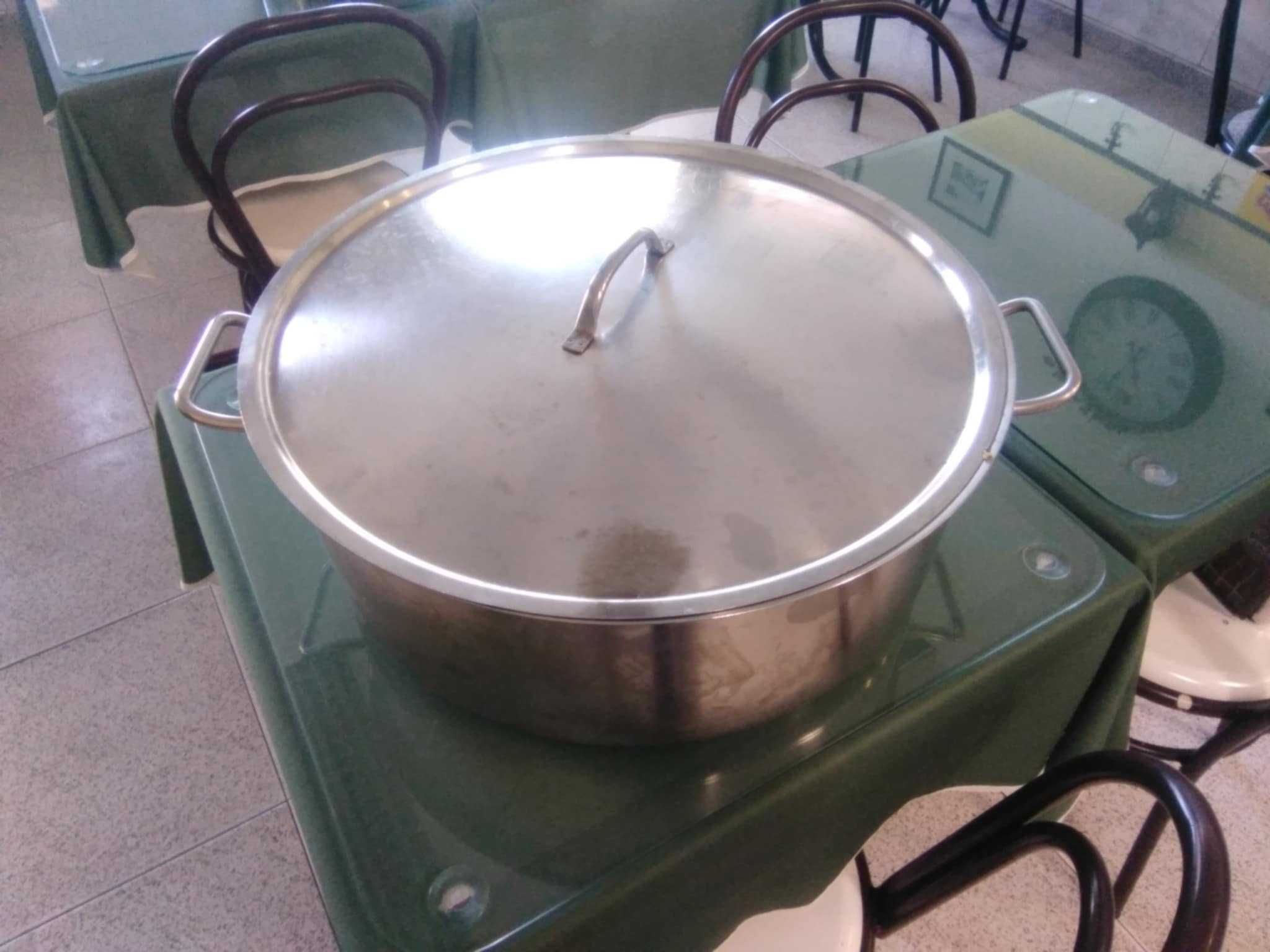 Conjunto de panelas industriais em inox maciço