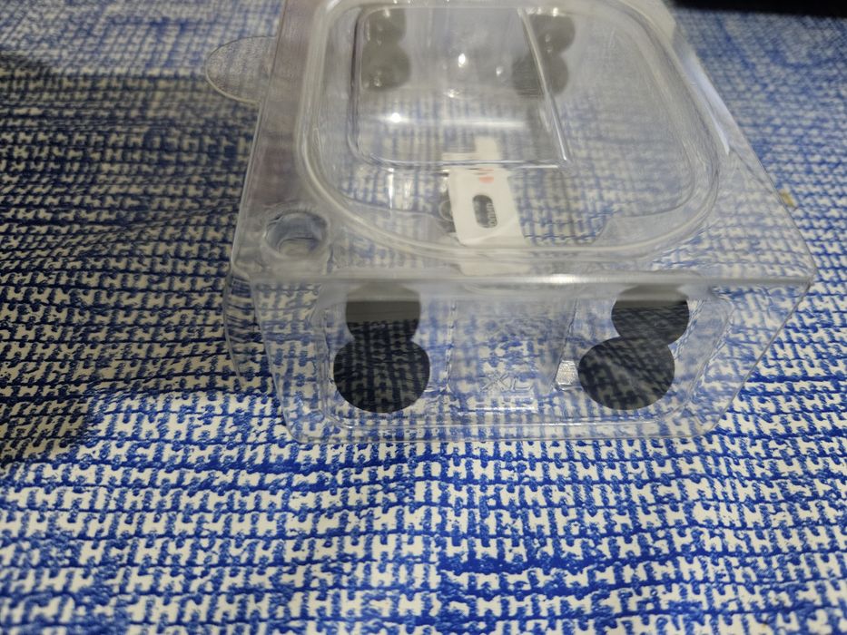 JBL Tour Pro 3 como novos. Embalagem um pouco danificada.