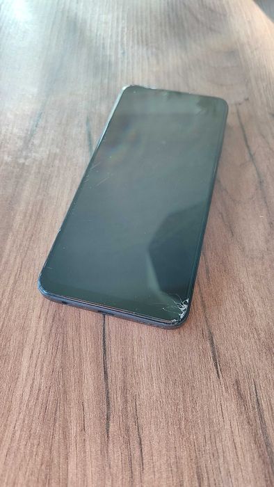 Realme 10 na części.