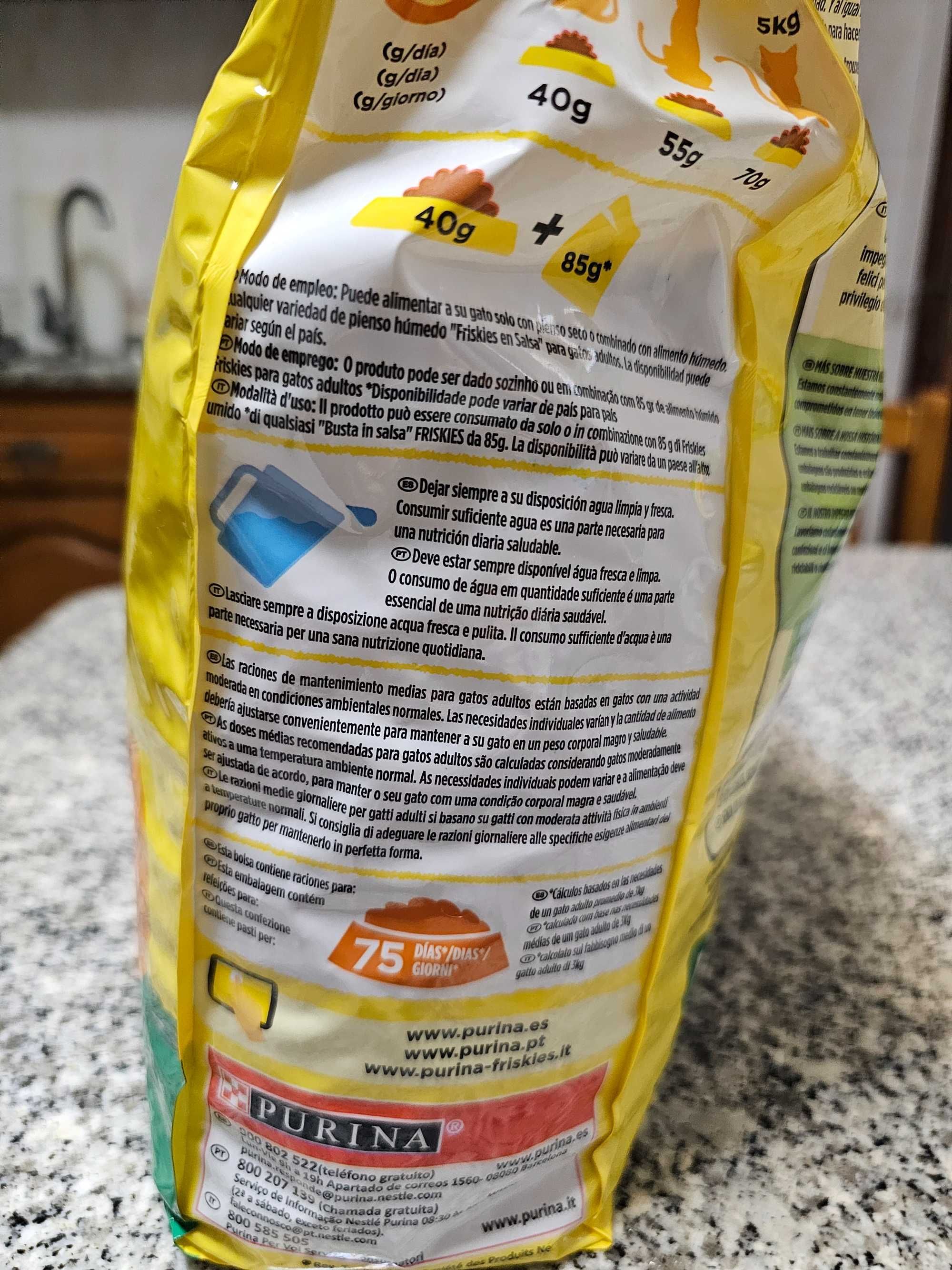 saco de comida seca para gato friskies (purina) 3kg