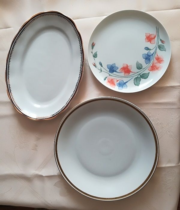 3 półmiski: 2 okrągłe i 1 owalny