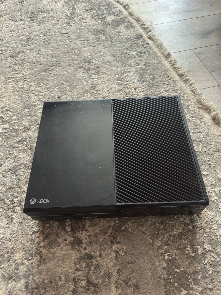 Продам консоль xbox one