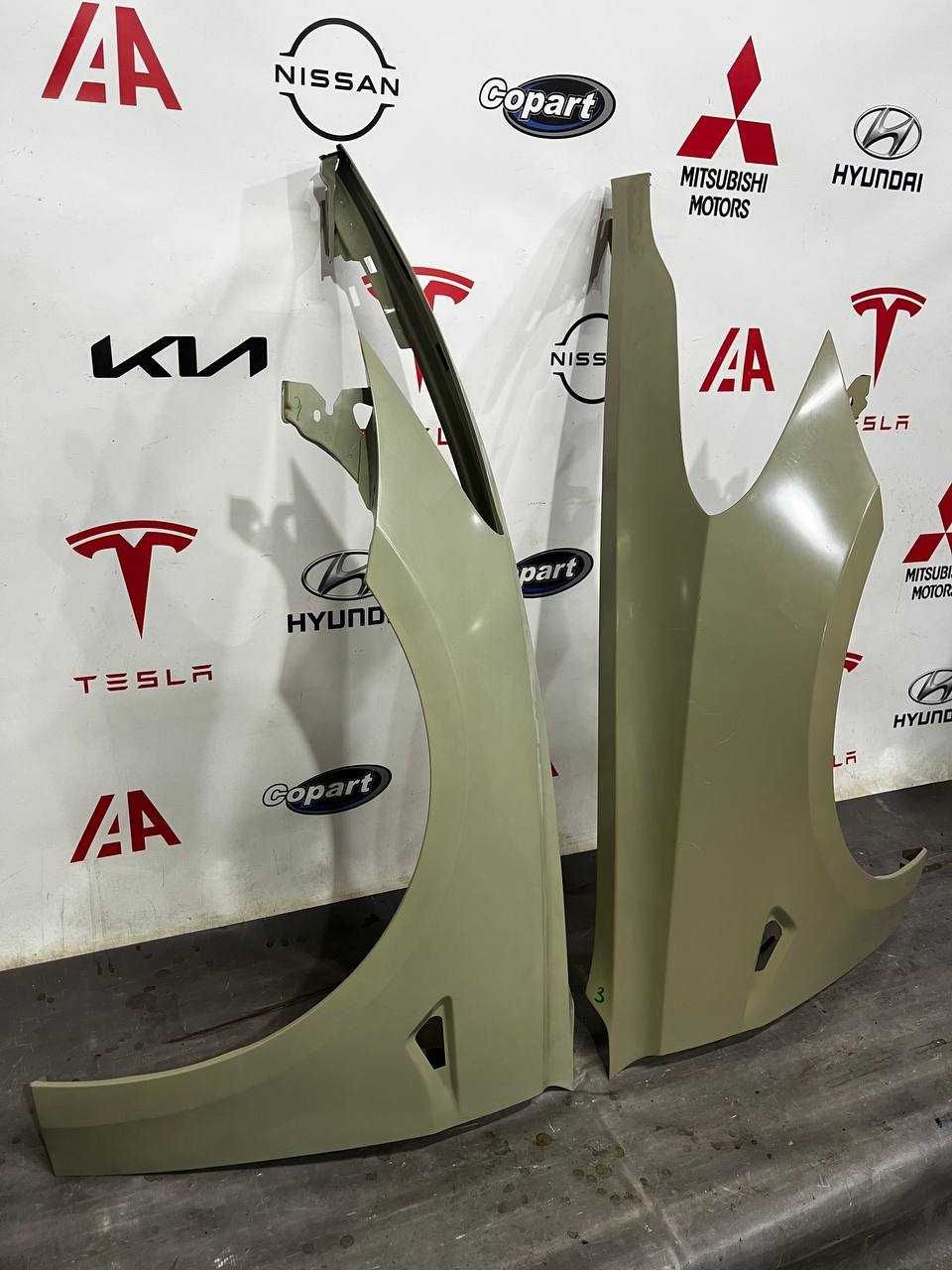 Крила передні Tesla model-3 нові аналог 1081400-EO-D 2017-2023