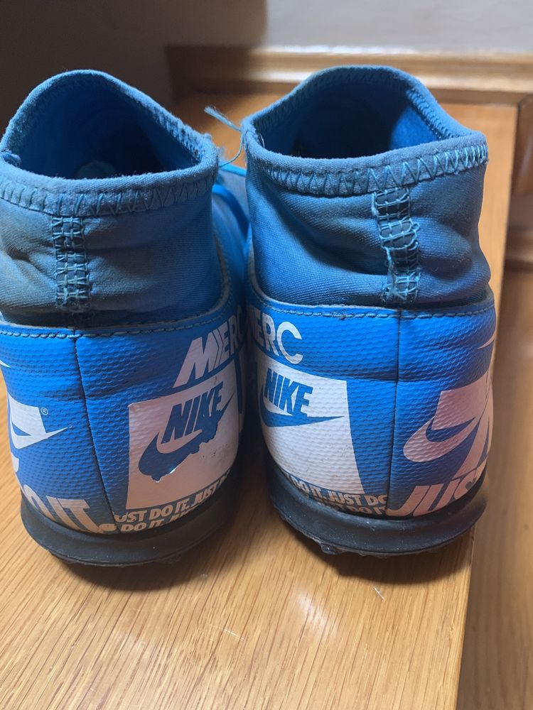 Turfy ze skarpetą Nike Mercurial. Rozmiar 40,5.