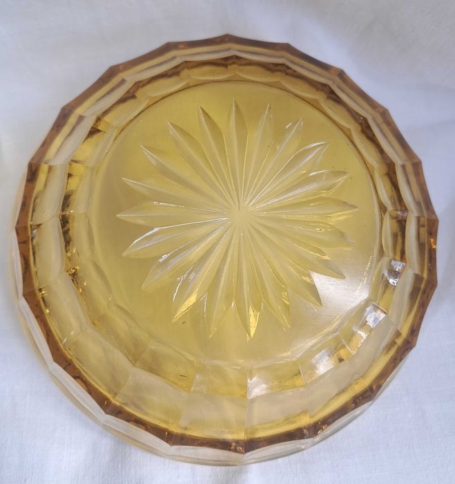 Conjunto de Taças Vintage em Vidro Castanho