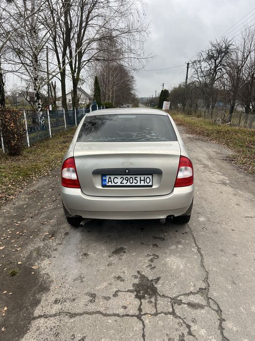 Продам машину все працює на ходу