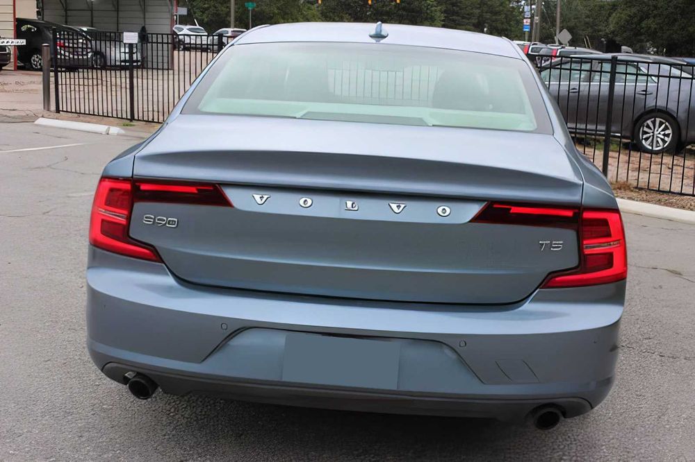 Volvo S90      2018