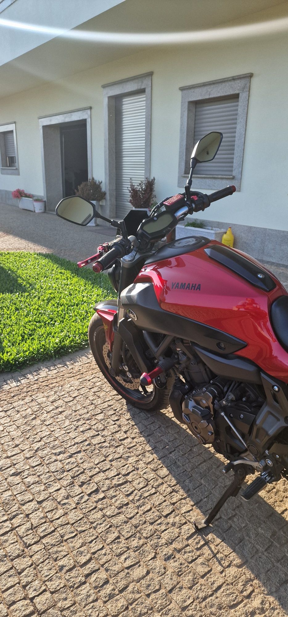 Yamaha MT 07 - como Nova