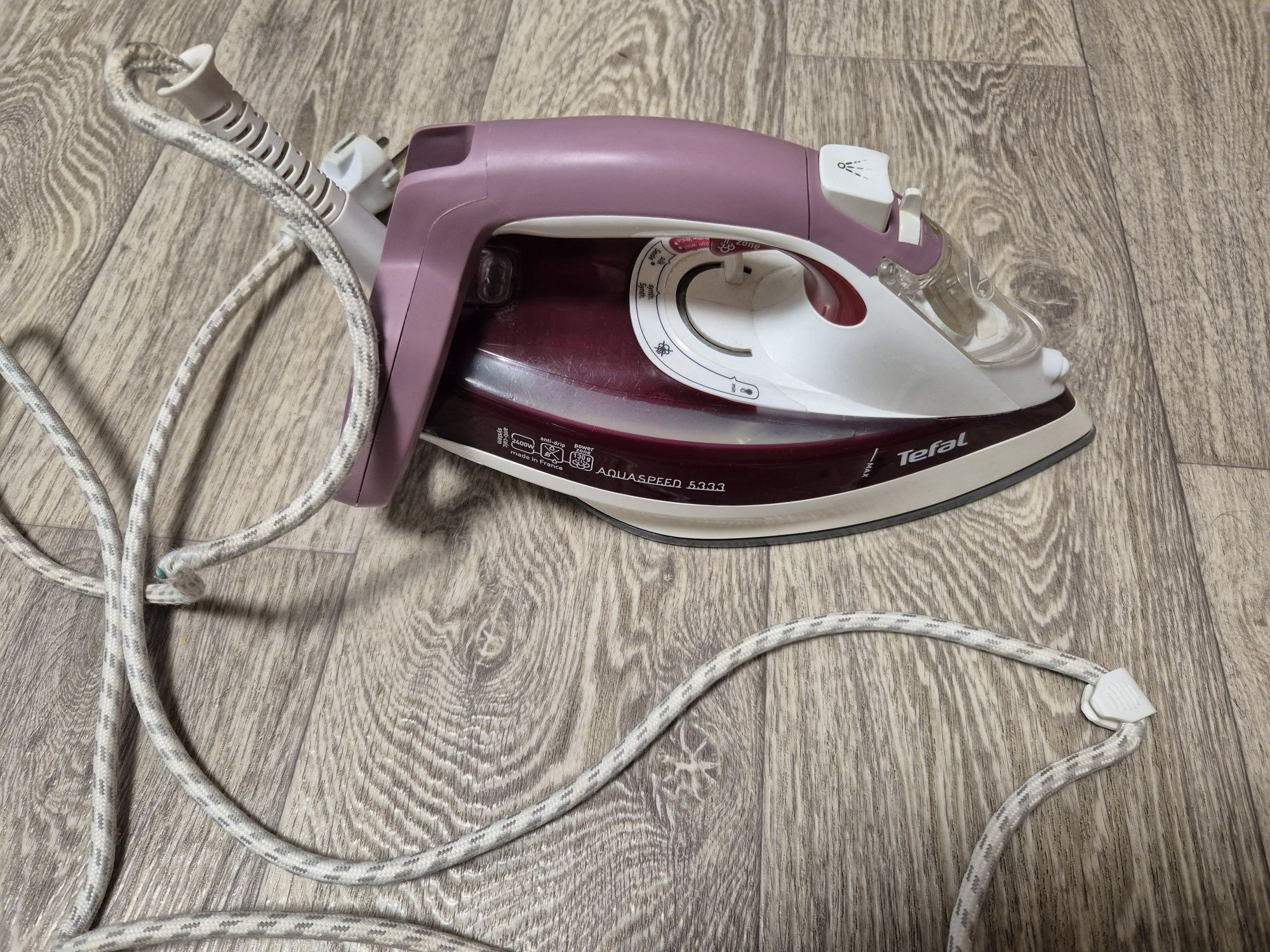 Продам  утюг Tefal
