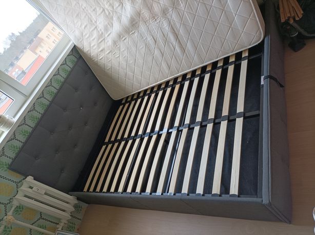 Łóżko sypialniane 180x200 z materacem