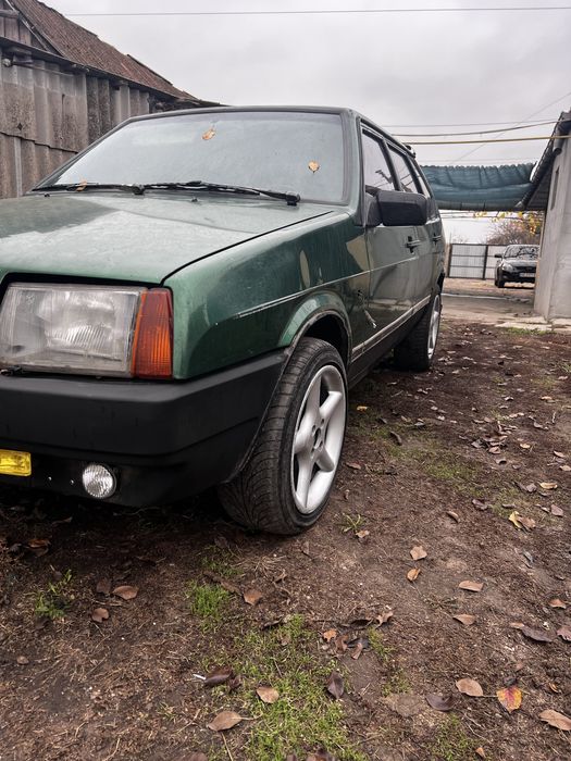 Продам ваз 2109 в неплохом состояние