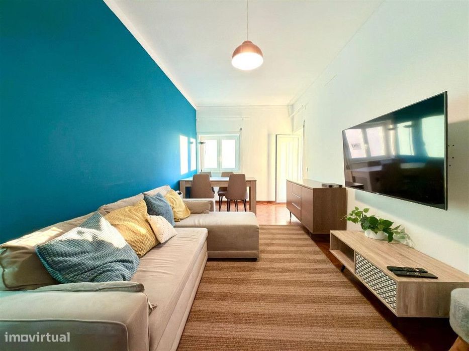 Apartamento T1 com garagem em zona de Celas