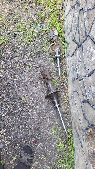 Амортизатор рено трафік 3