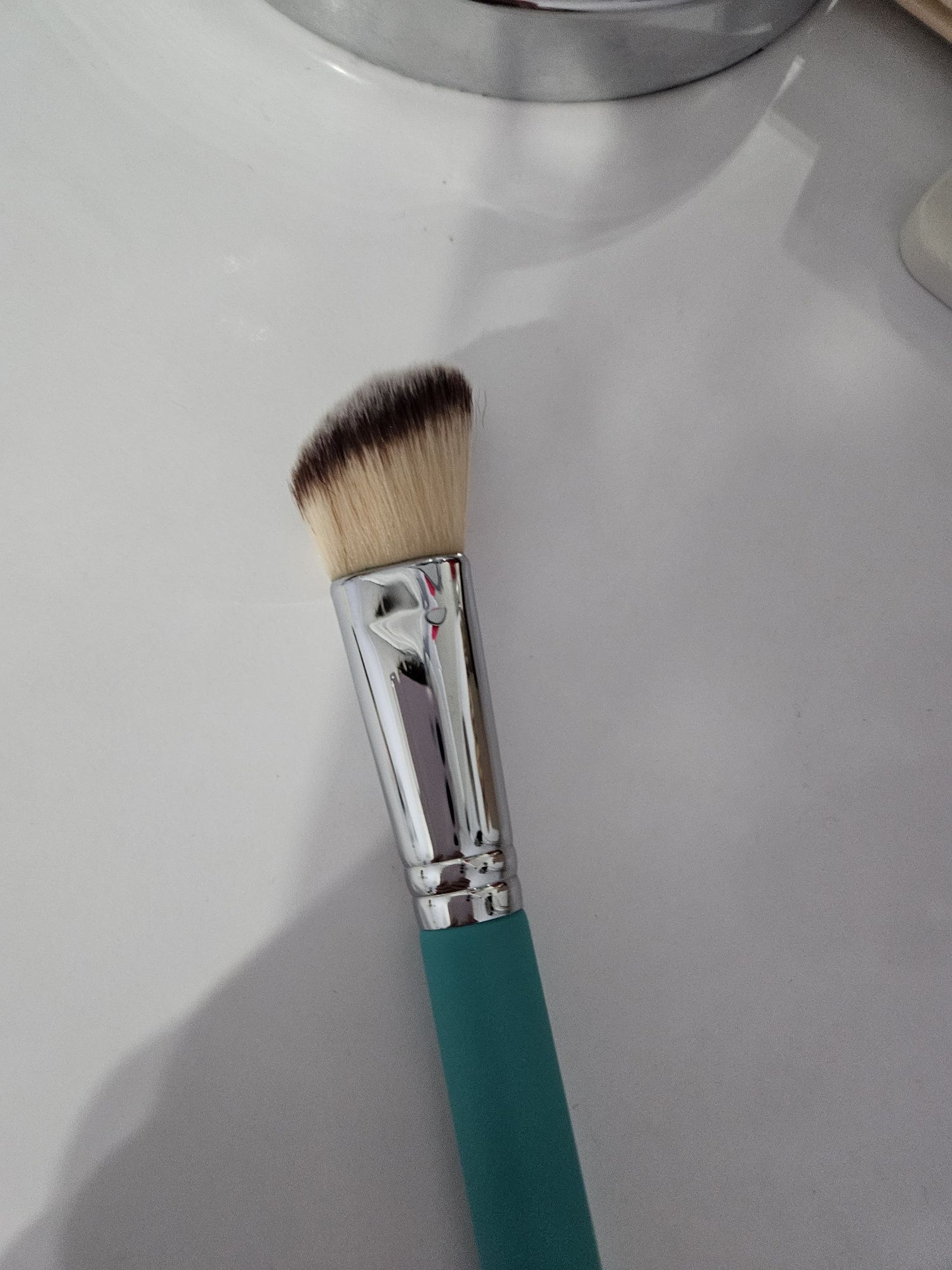 Hulu P20/pędzel do konturowania/kolekcja limitowana OMBRE