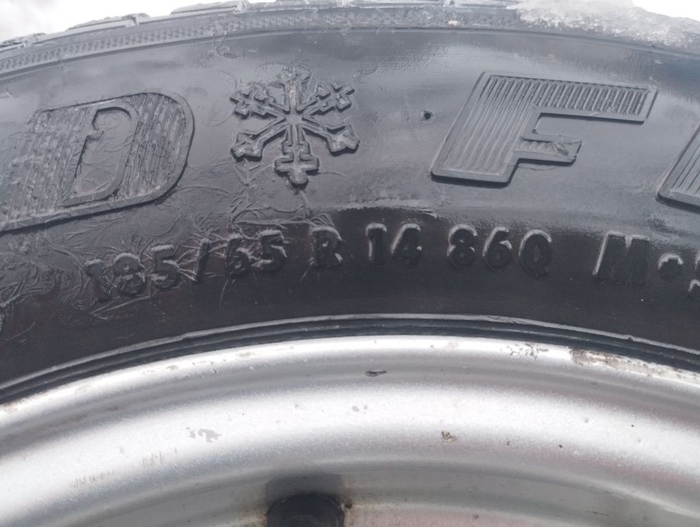 Гума зимова 185/65 R14 шипована на титанових дисках