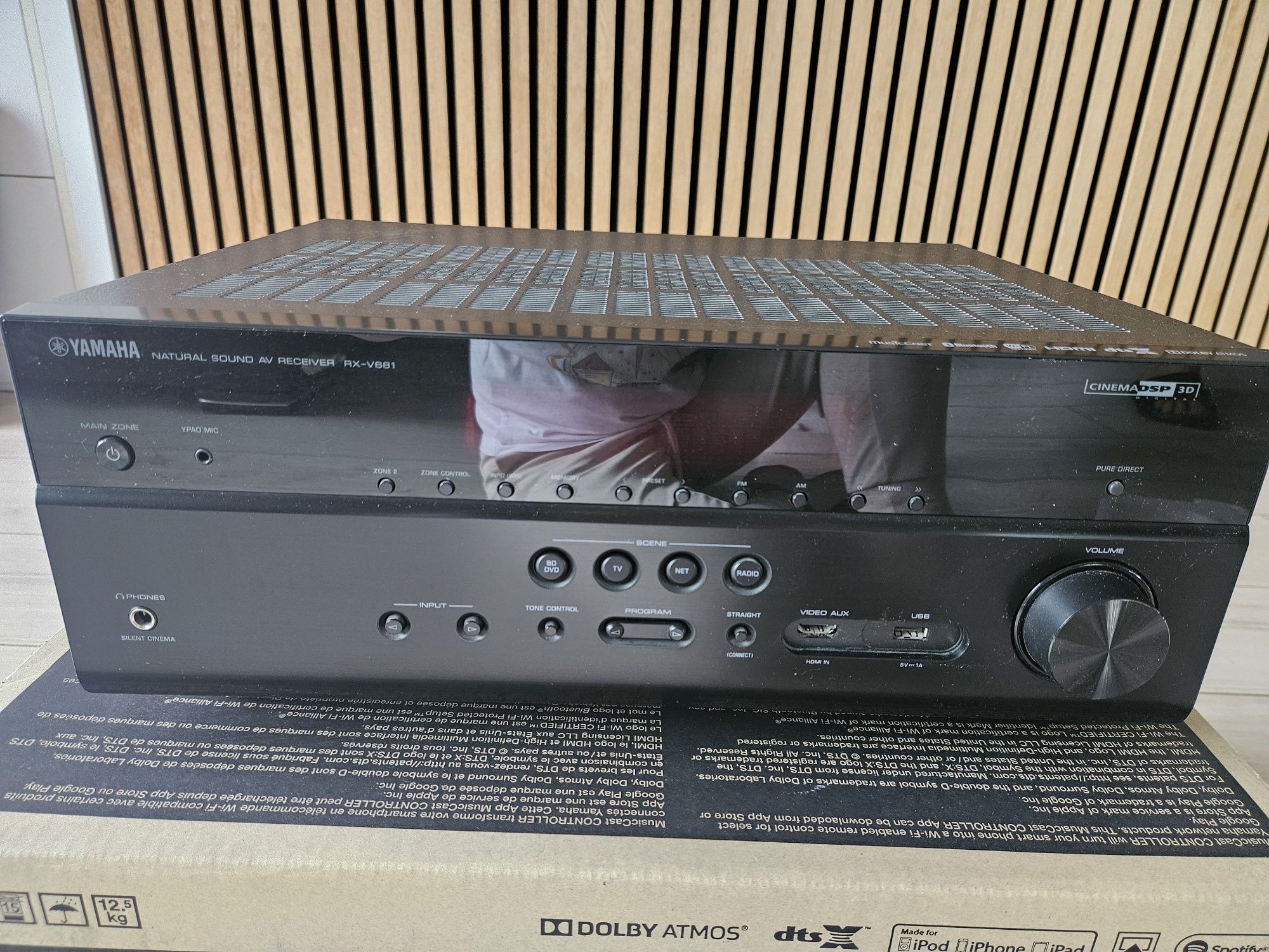 Amplituner Yamaha RX-V 681