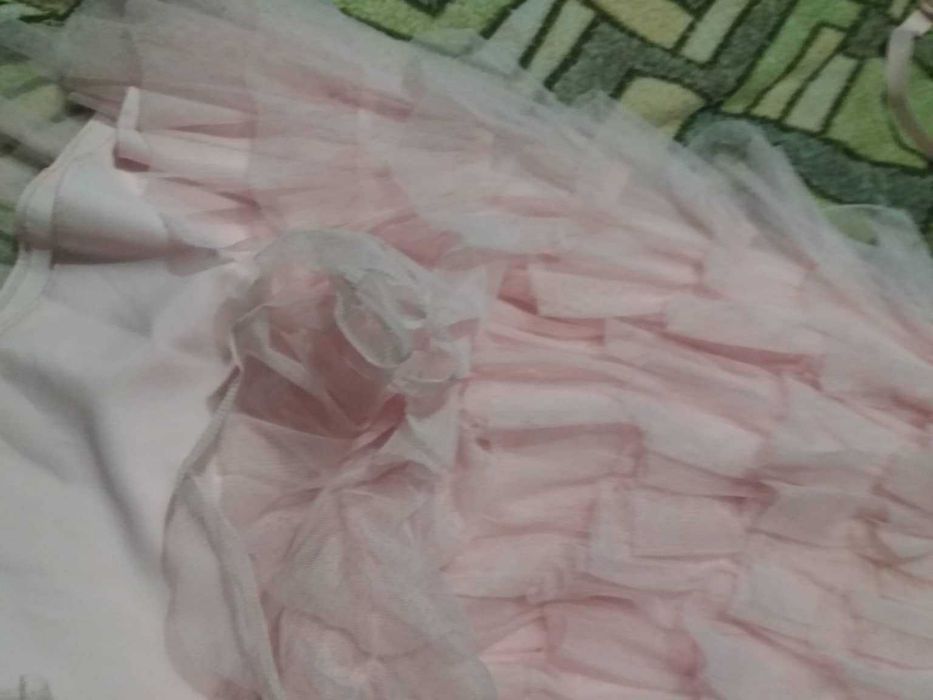 Святкова сукня на 7 років. Підійде на випускний в садочок.