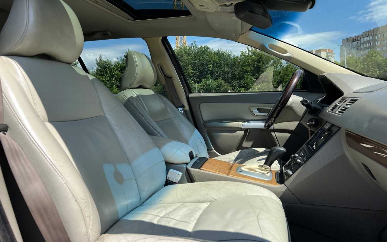 Volvo XC90  2005