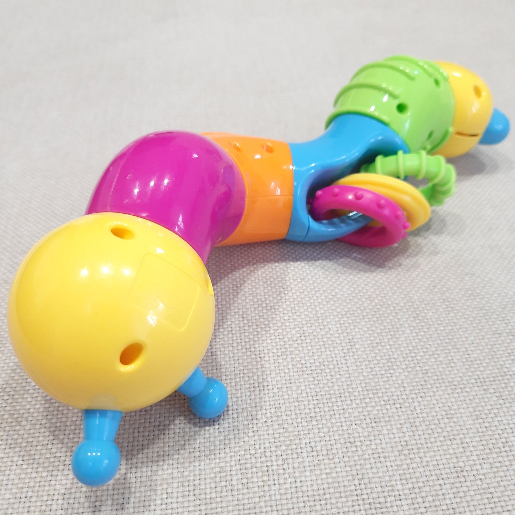 Іграшка-брязкальце на присосці Chicco Touch & Spin + гусениця трищітка