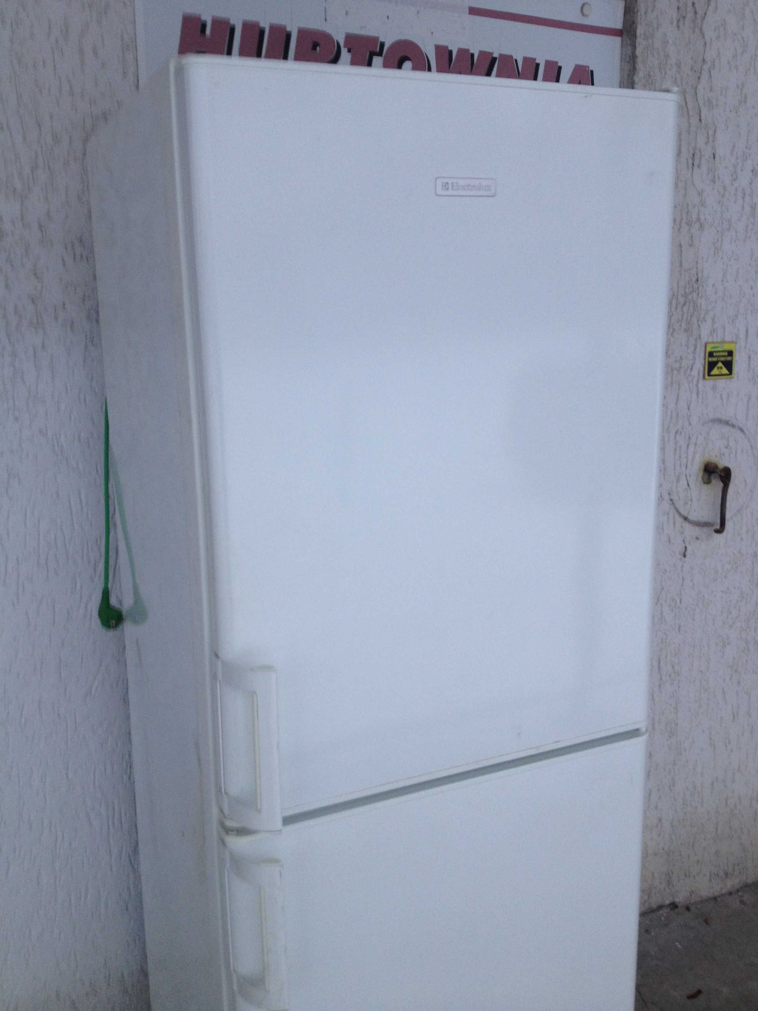 lodówka Electrolux ERB34250W8