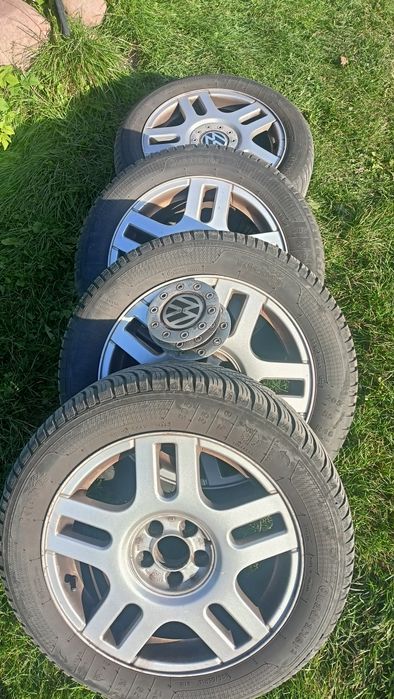 Sprzedam opony wielosezonowe z felgami. Opony Kleber Quadraxer2 205/55