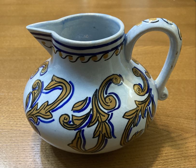 Jarro em faiança Soares dos Reis