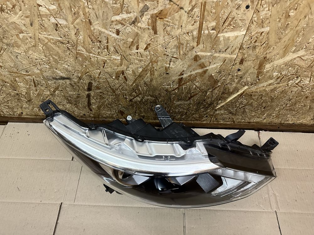 Передня права фара Nissan Qashqai ІІ Нісан Кашкай 2 J11 2014-2017