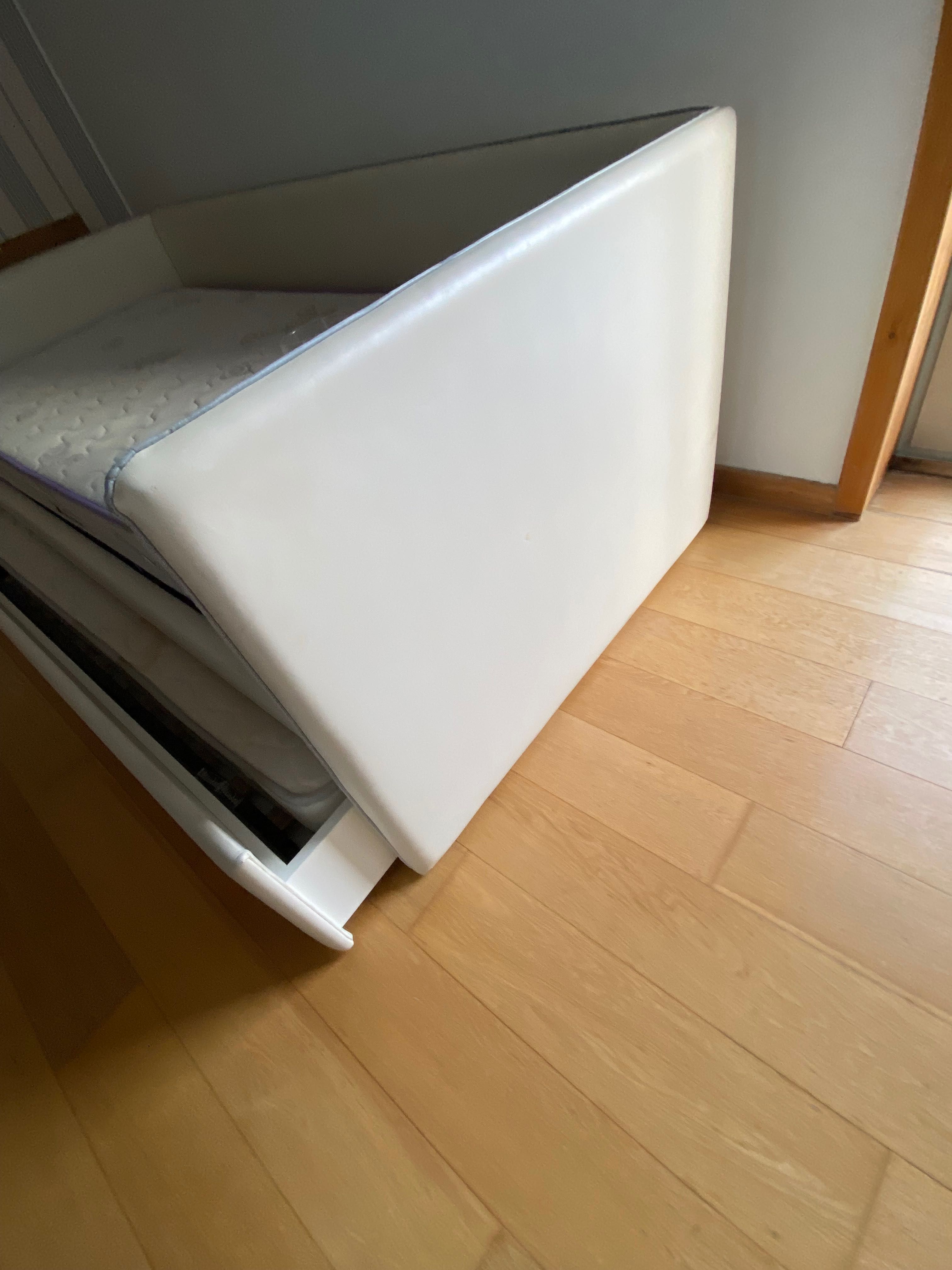 Vendo cama individual com gaveta