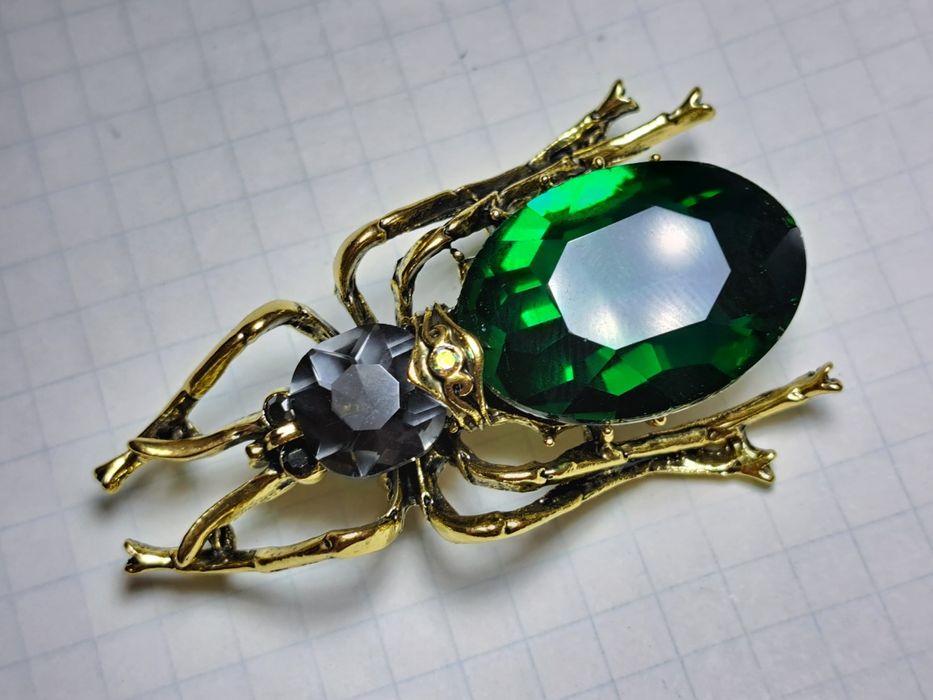 Отличный подарок. Брошь жук. Брошь.