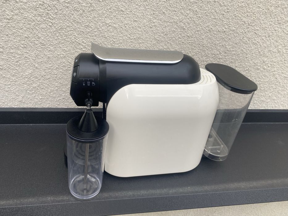 Кофемашина Delta q з молочником