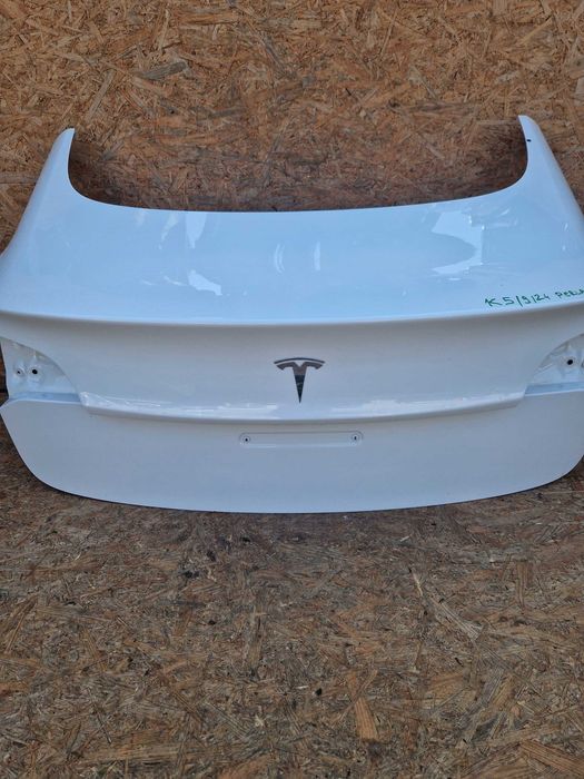 Tesla Model 3 Кришка багажника - рестайл дорестайл