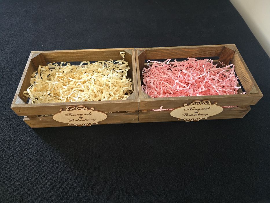 Pudełko na koperty, wieszaki, koszyczki ratunkowe i kieliszki 15ml