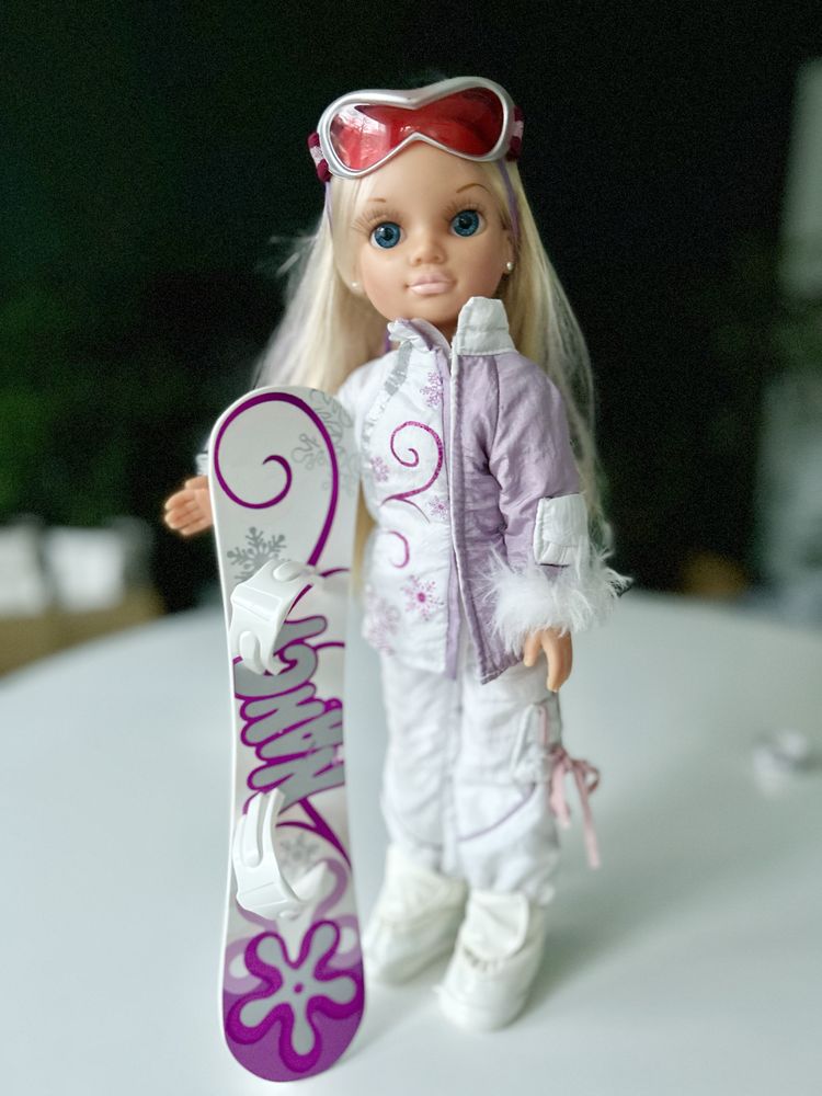 Lalka Nancy zimowa ze snowboardem