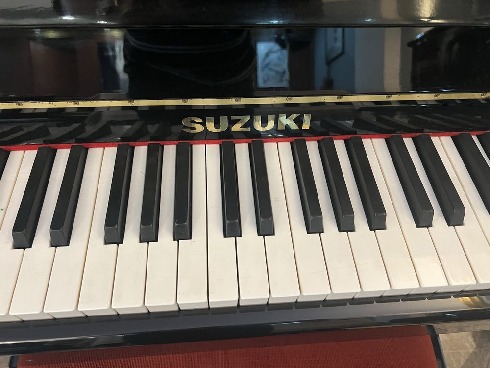 Piano vertical suzuki boa qualidade