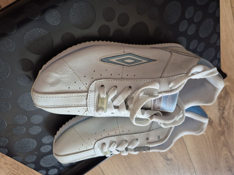 Buty Umbro nowe 37.5