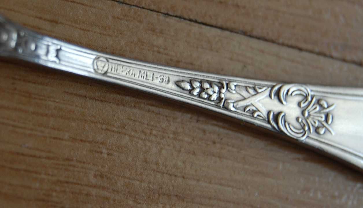 Małe łyżeczki 11 cm, Hefra wzór romański, platerowane.