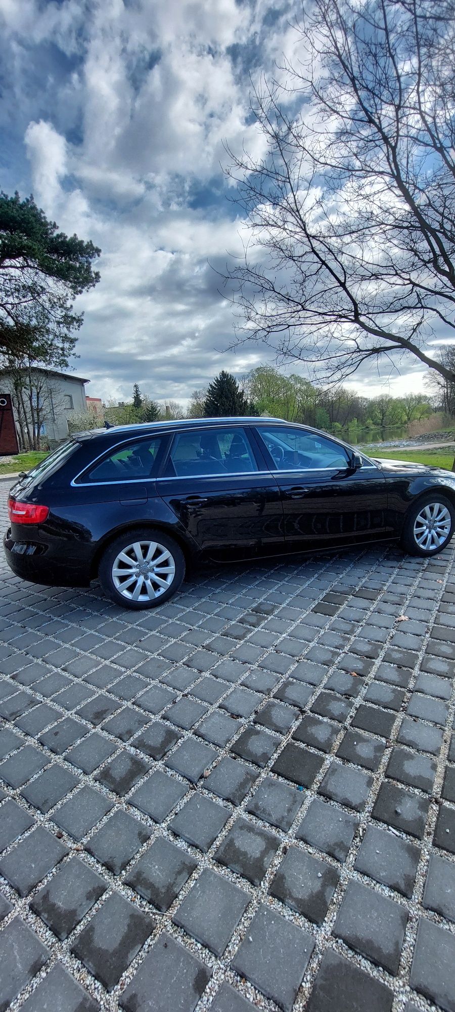 Audi A4 B8 2012 2.0 automat