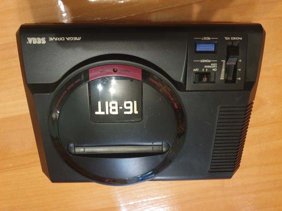 Ігрова приставка Sega Mega Drive з аудіочіпом Yamaha
