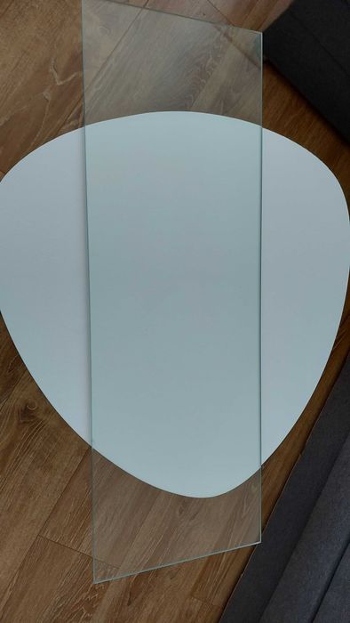 Szklana półka do mebli